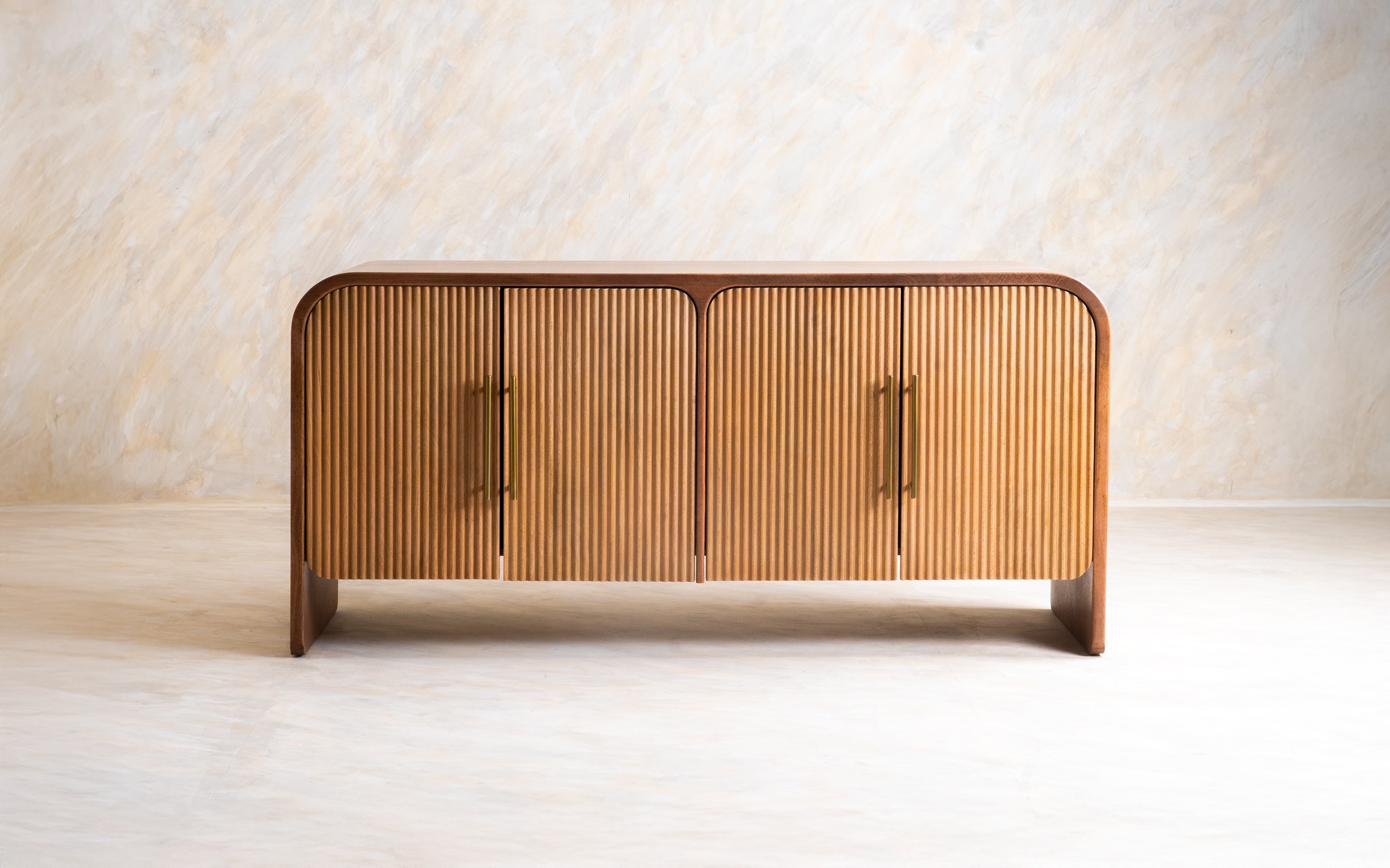 Linn Sideboard - Close shot - Orange Tree