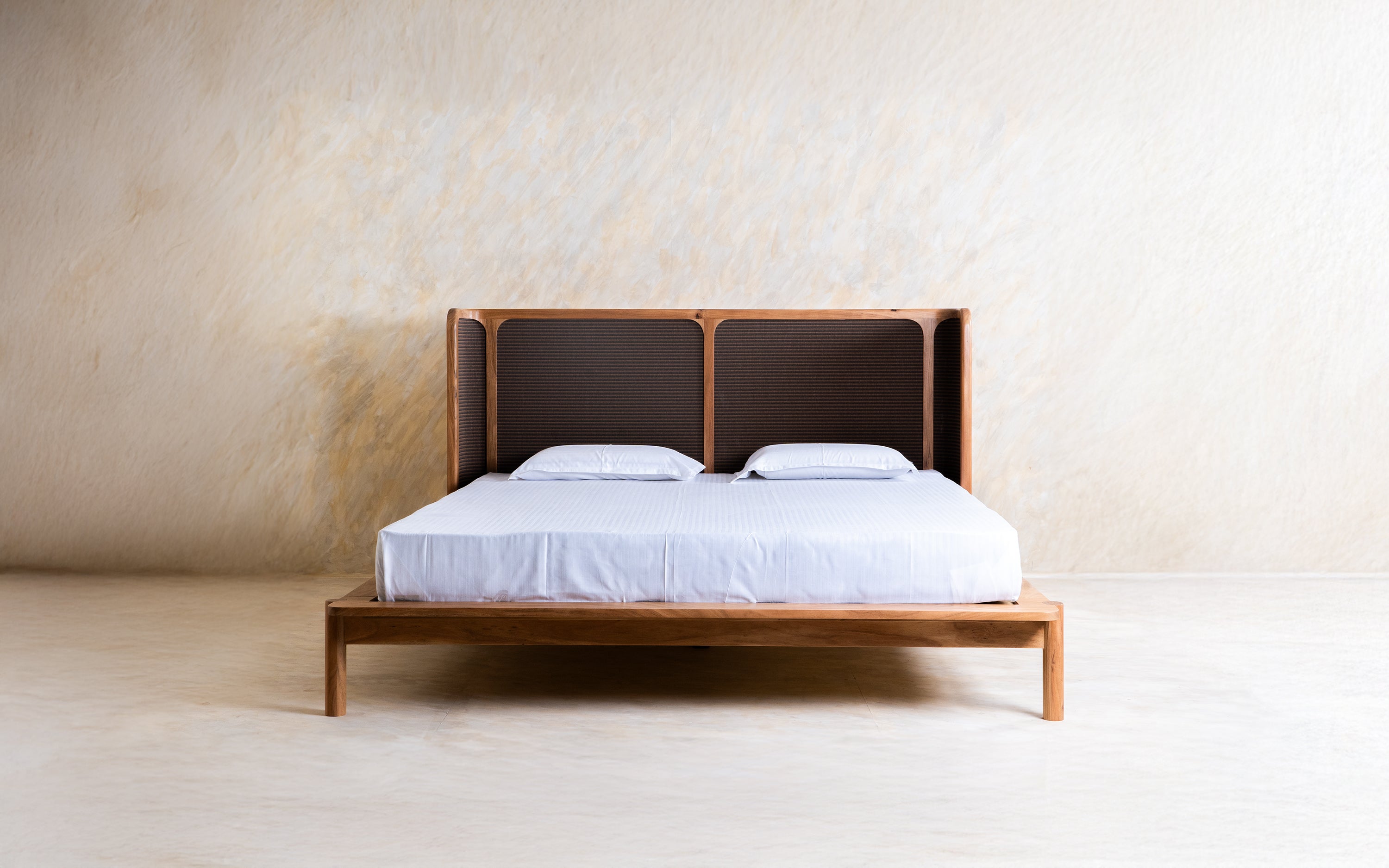 Neo Kyoto Queen Bed - Close shot - Orange Tree