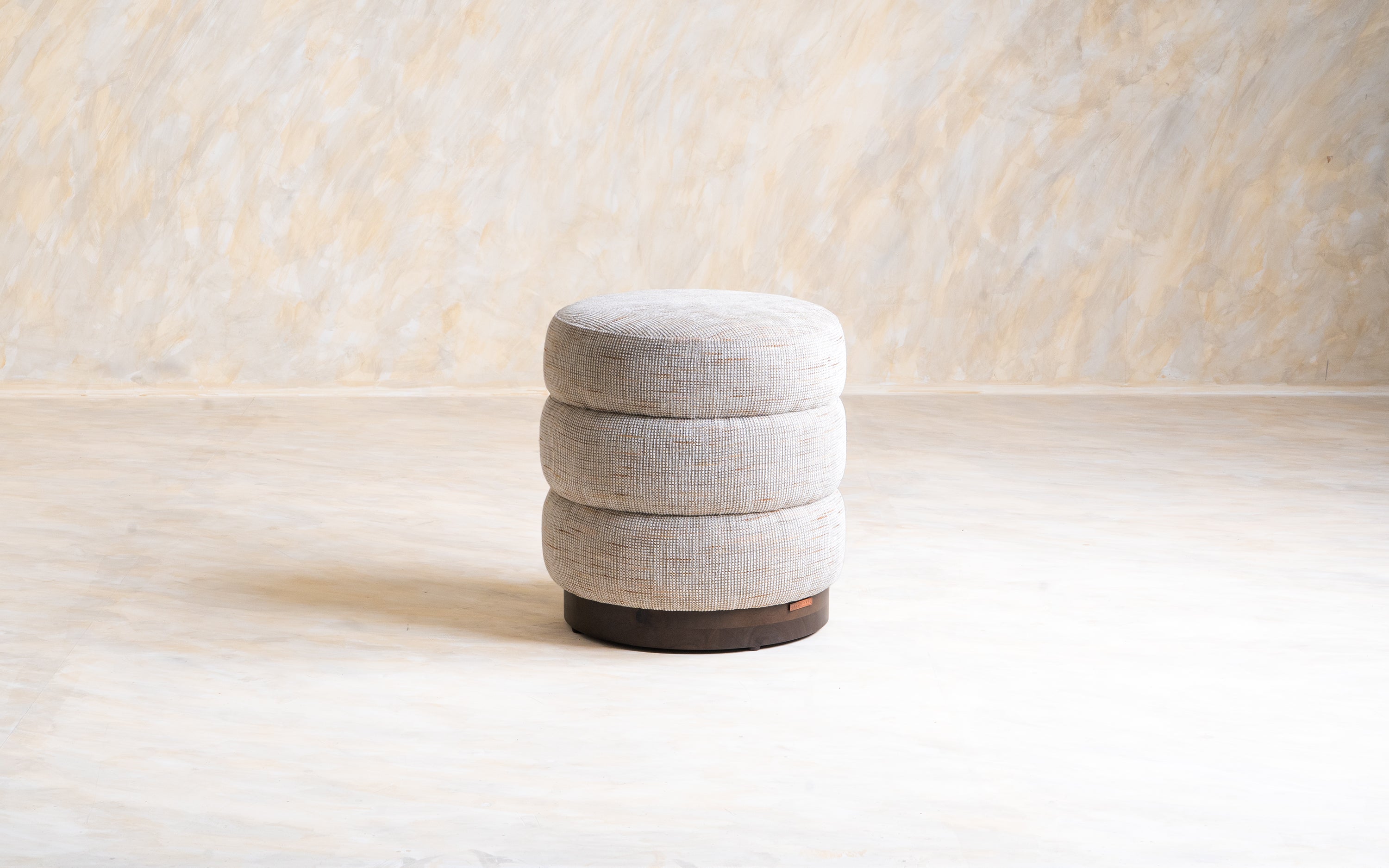 Saturn Pouf - with white background - Orange Tree