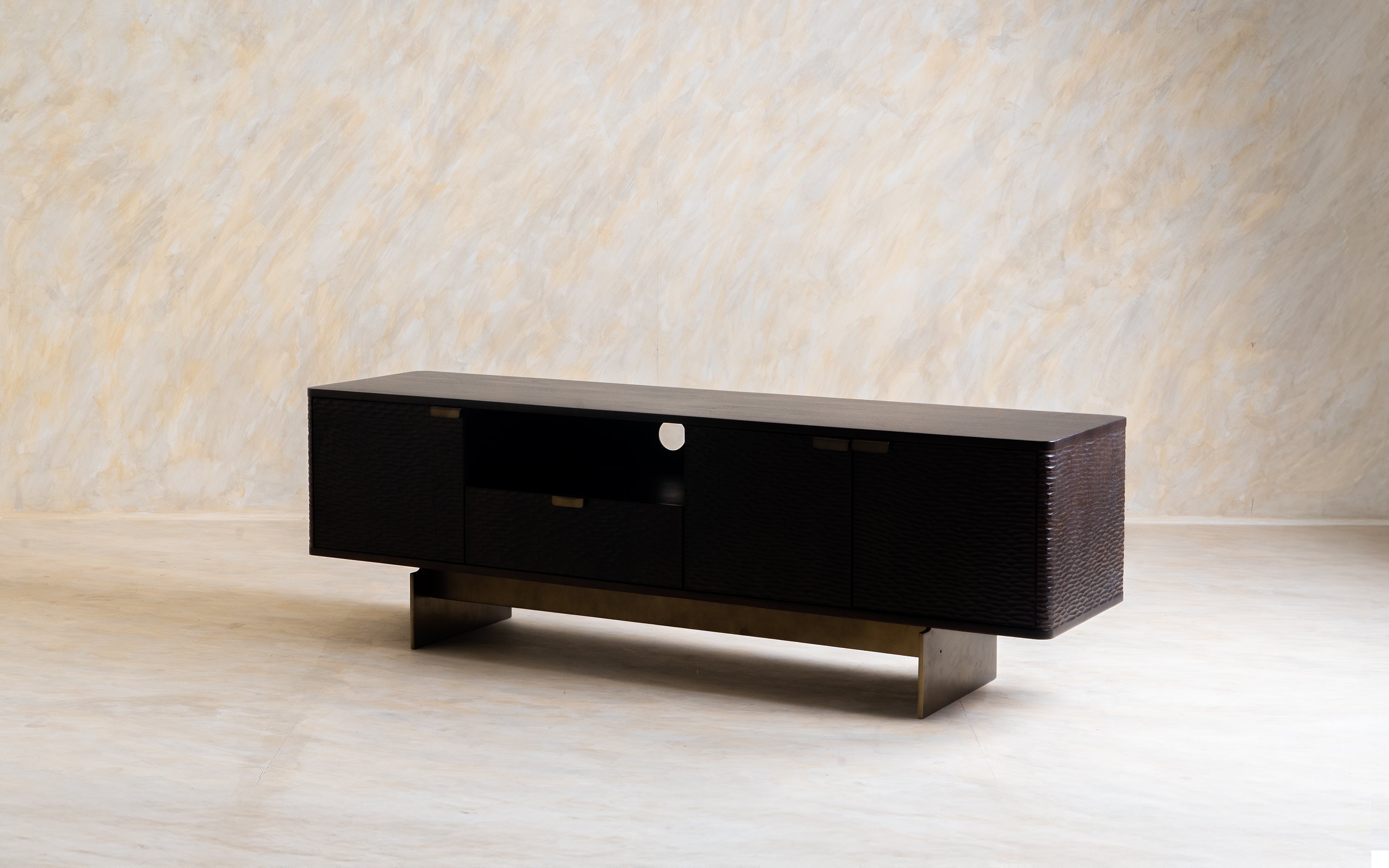 Sculpt TV Unit - Close shot - Orange Tree